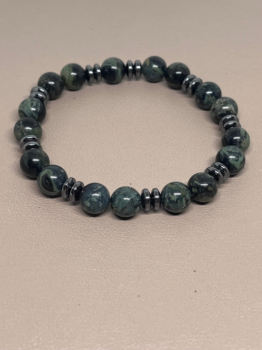 Armbånd Grønn rhyolitt og sort hematitt