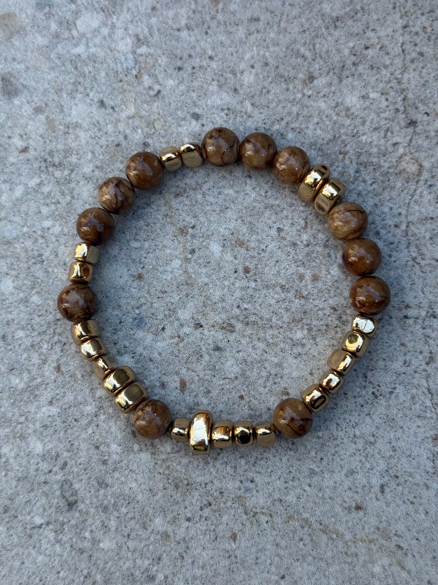 Armbånd brun kalsedon og gull - inluma