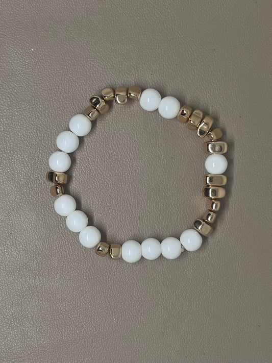 Hvit agat og gullhematitt