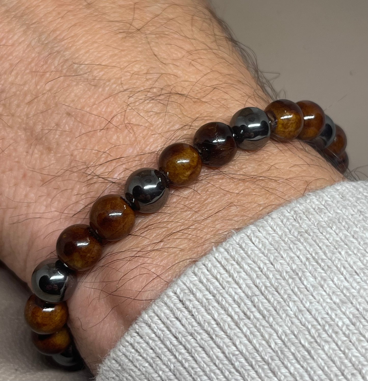 Armbånd Brune steinperler og sort hematitt