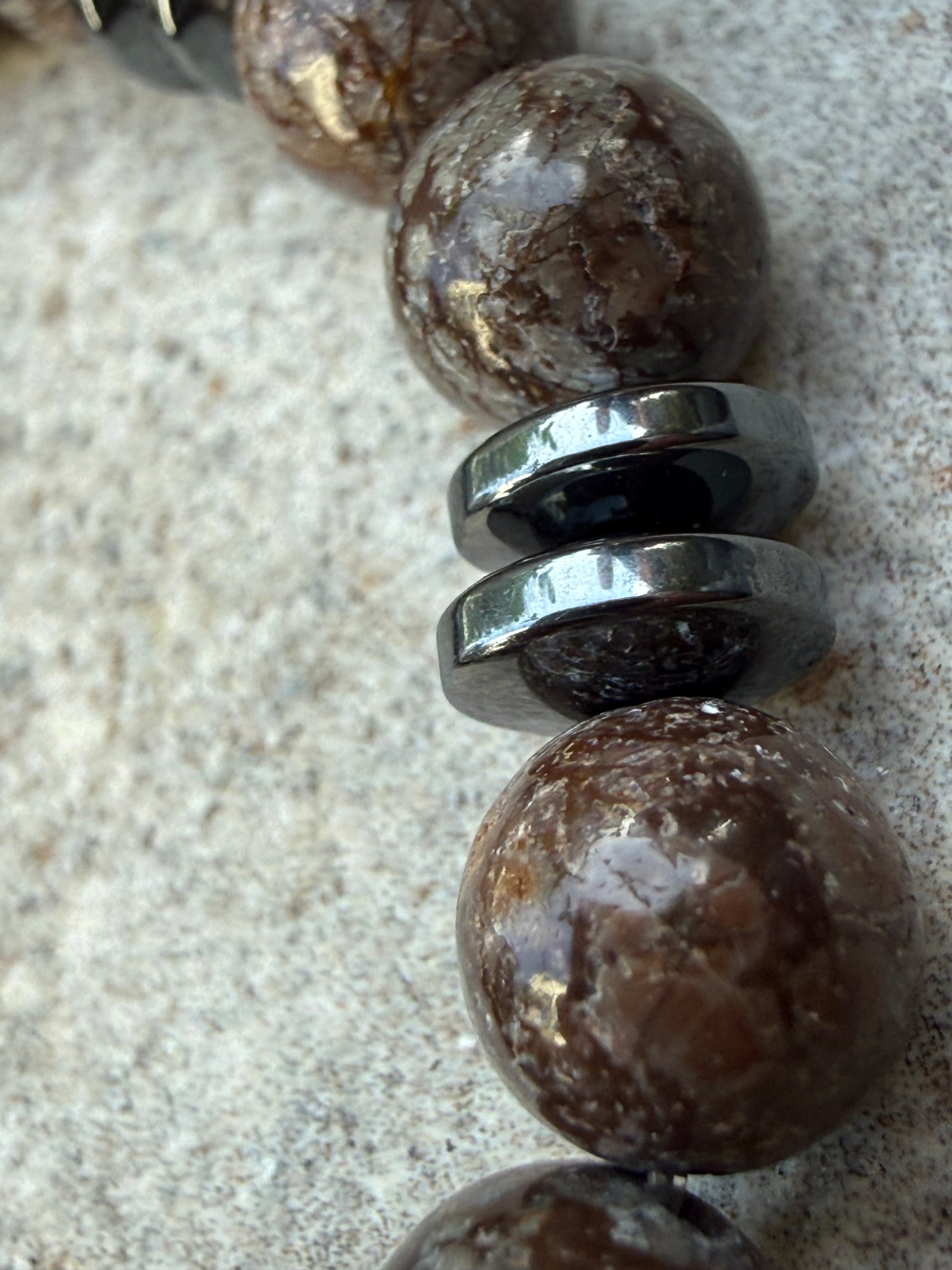 Brun obsidian og sort hematitt - inluma