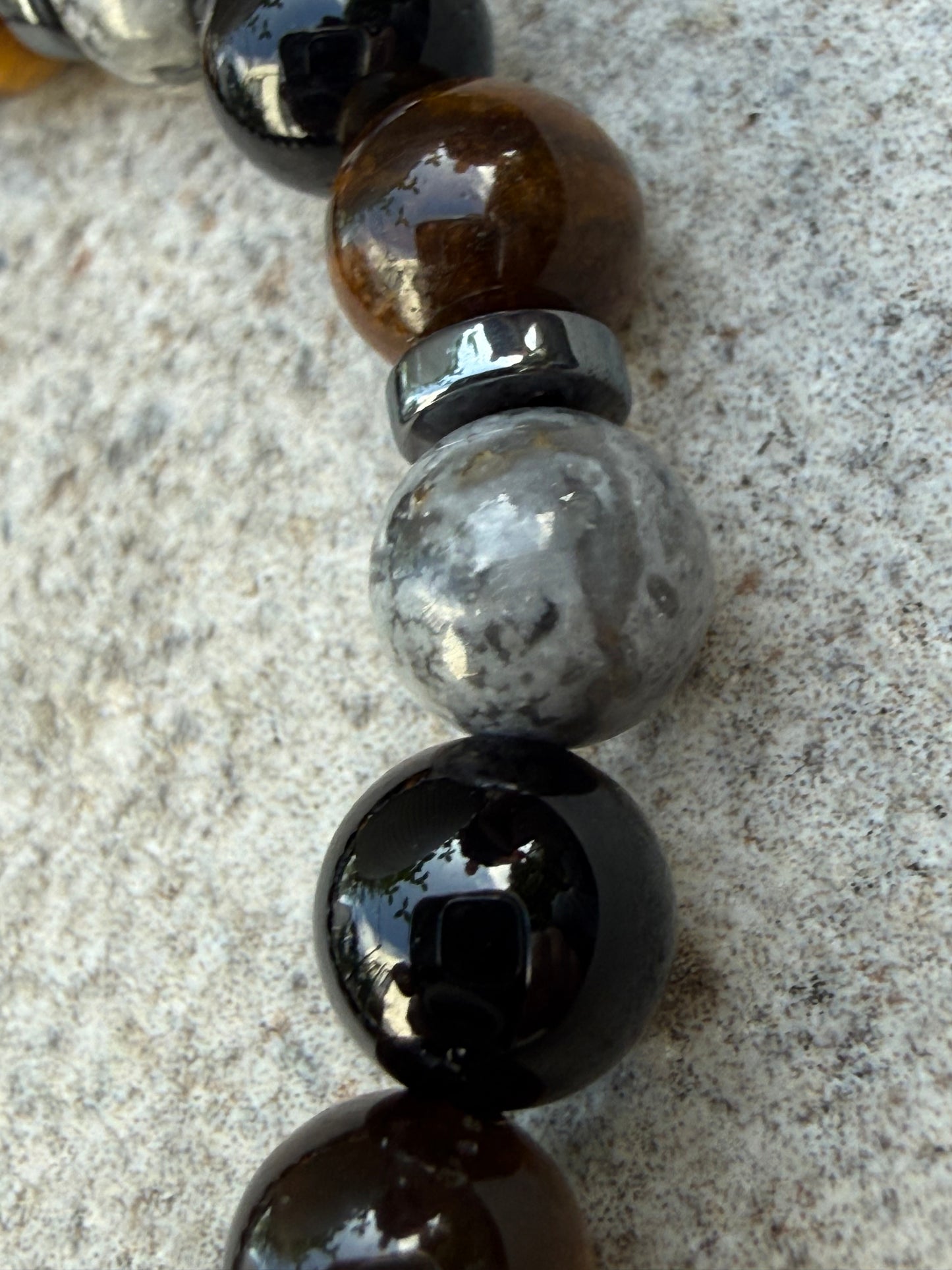 Tigerøyne grå Jasper og sort onyx - inluma