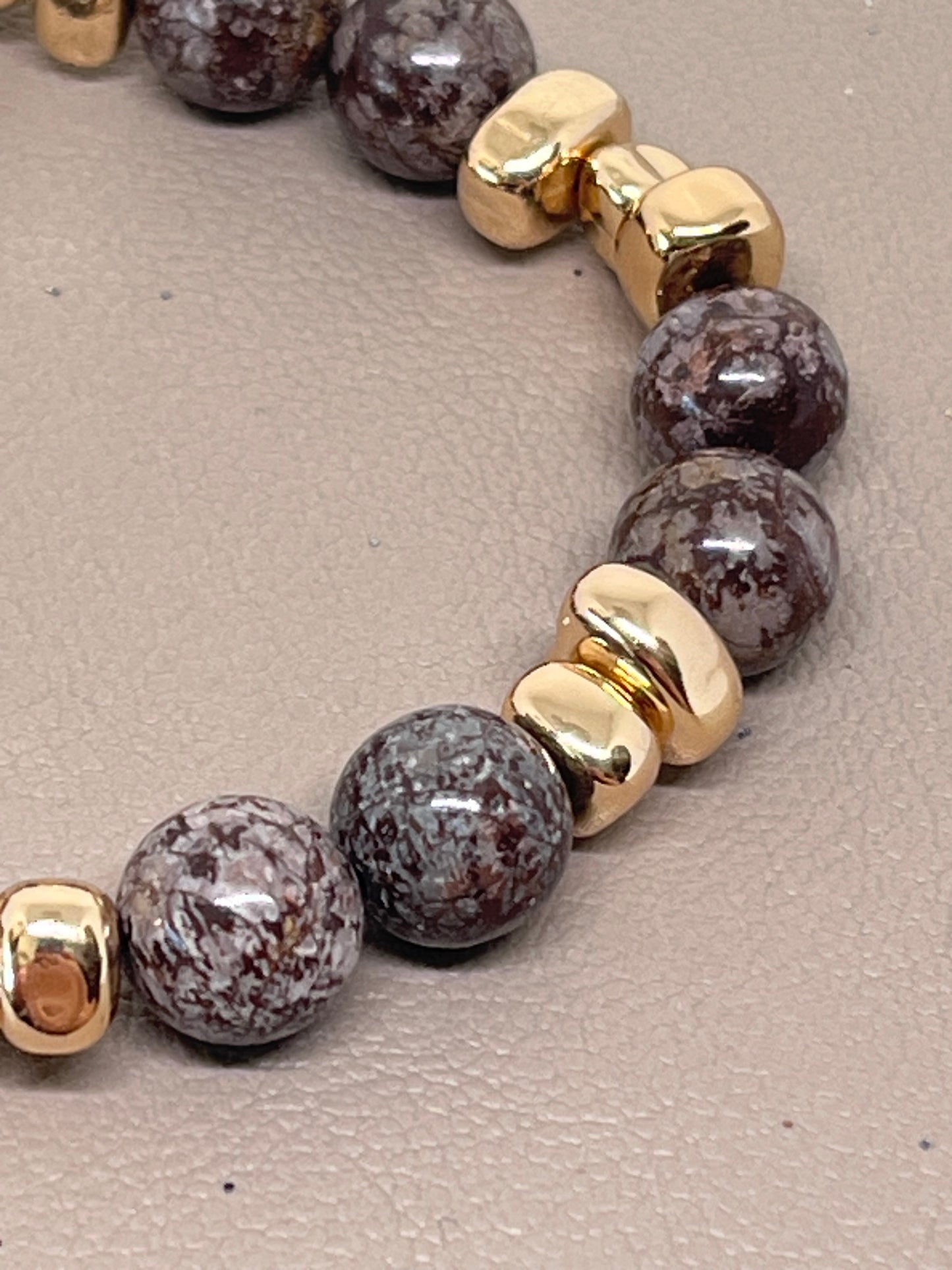 Brun obsidian og gull hematitt