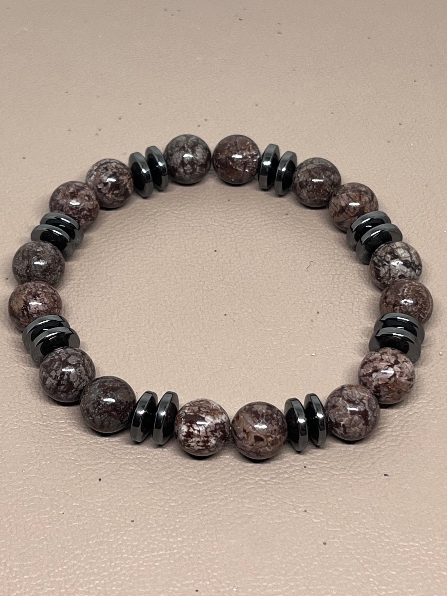 Brun obsidian og sort hematitt