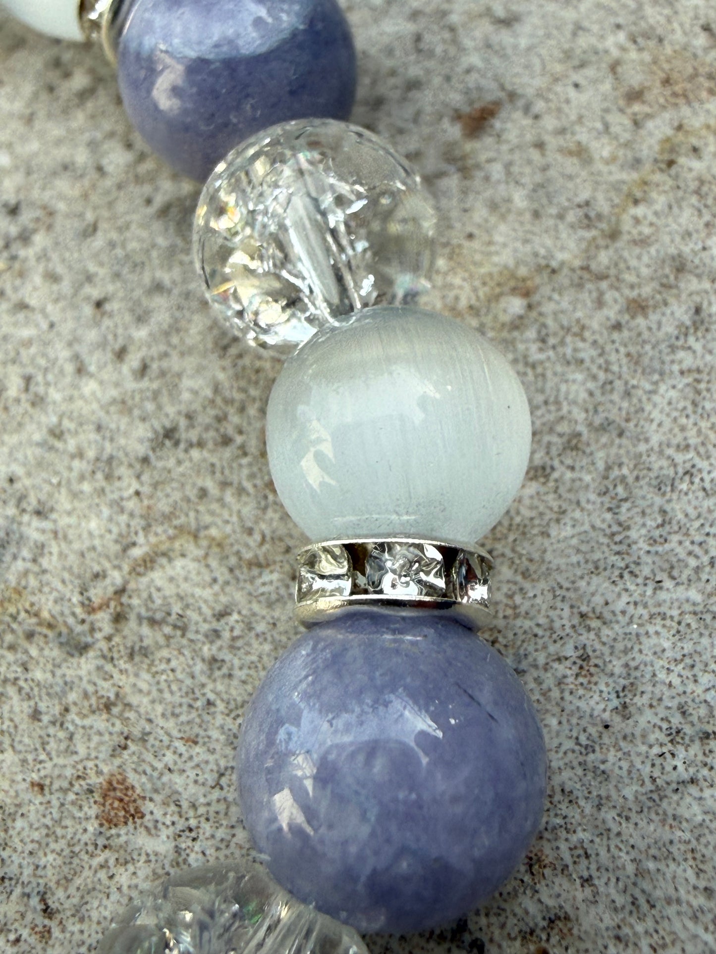 Armbånd blålilla angelitt, hvite katteøyne - inluma