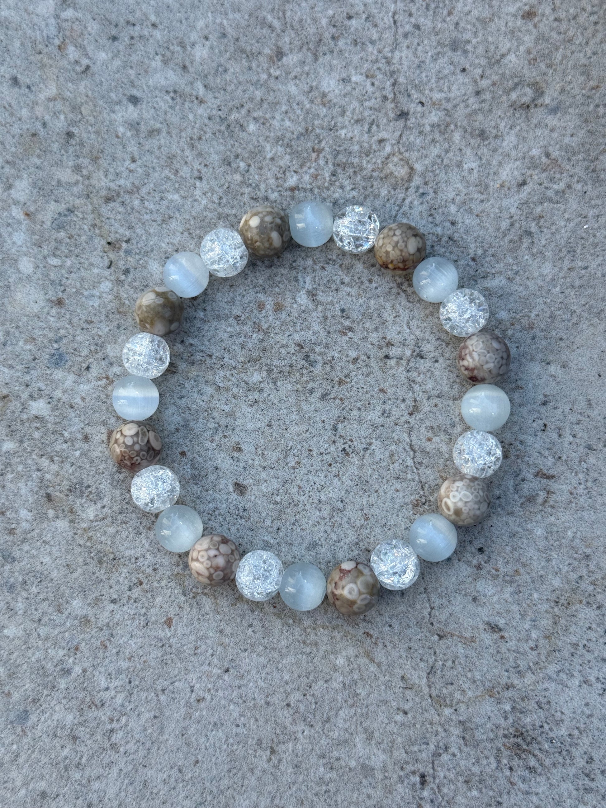 Armbånd gråbeige zeolitt og hvite katteøyne - inluma
