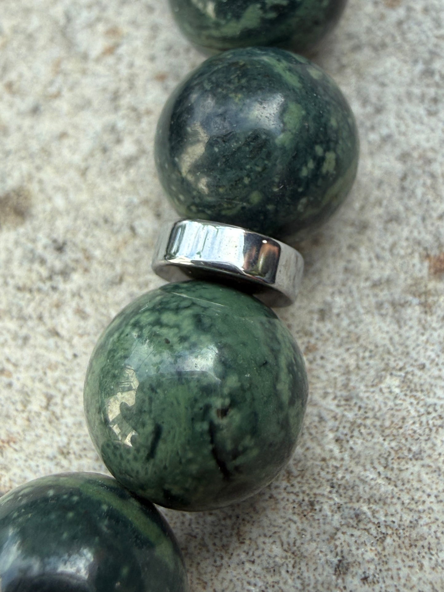 Grønn rhyolitt og sølv - inluma