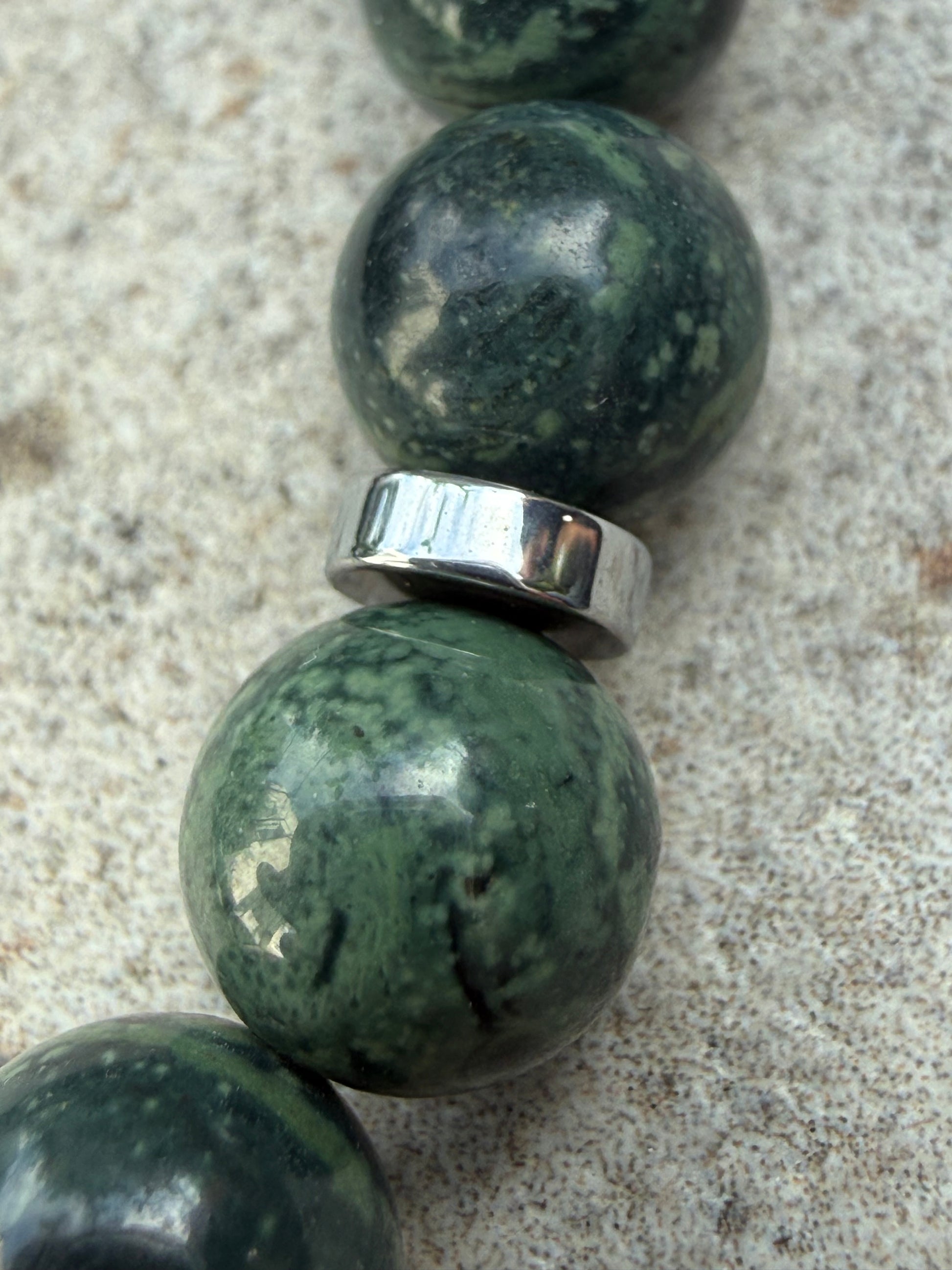 Grønn rhyolitt og sølv - inluma