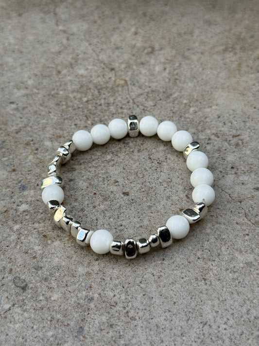Armbånd hvit agat og sølvfarget hematitt - inluma