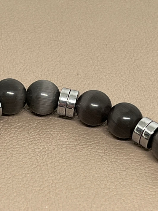 Grå katteøyne og sølvfarget hematitt