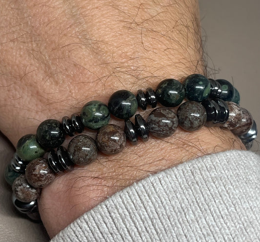 Armbånd To stk: Brunt og grønt