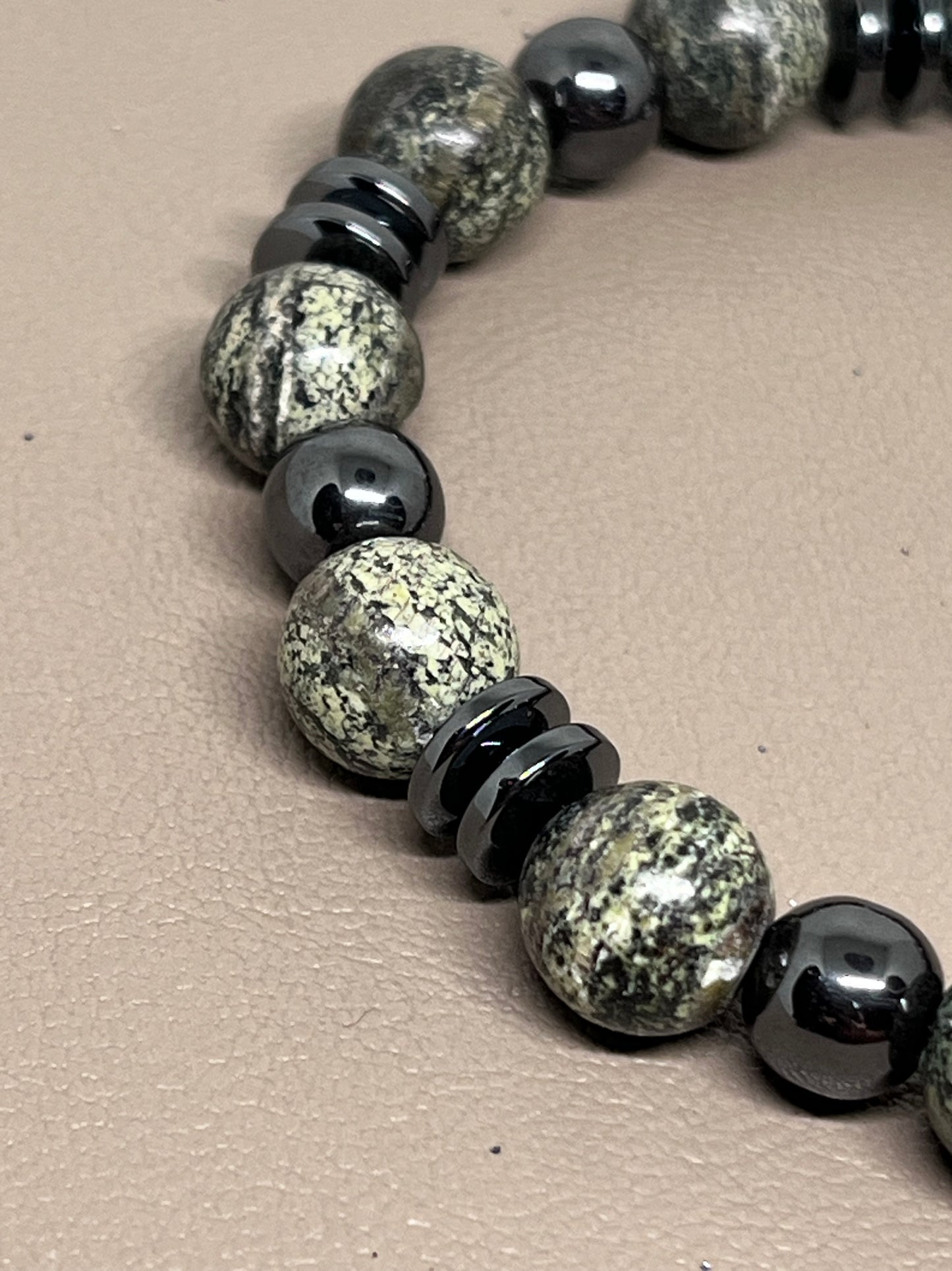 Store grønne jasperperler