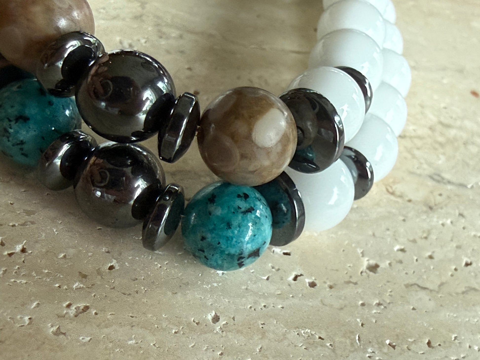 Armbånd To stkhvit brun og blå - inluma