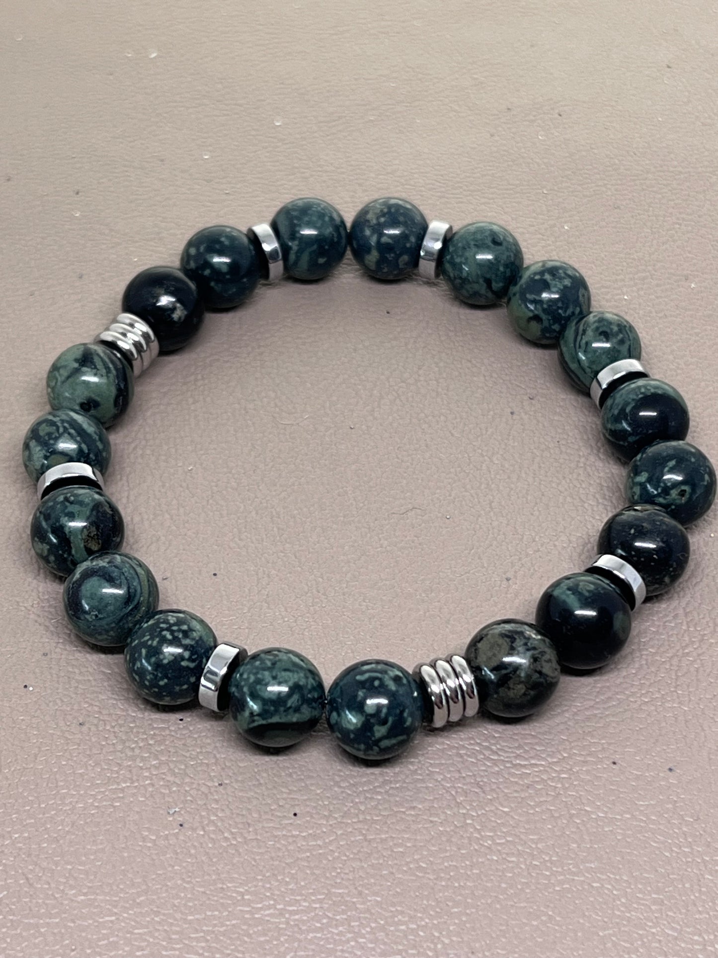 Grønn rhyolitt og sølv