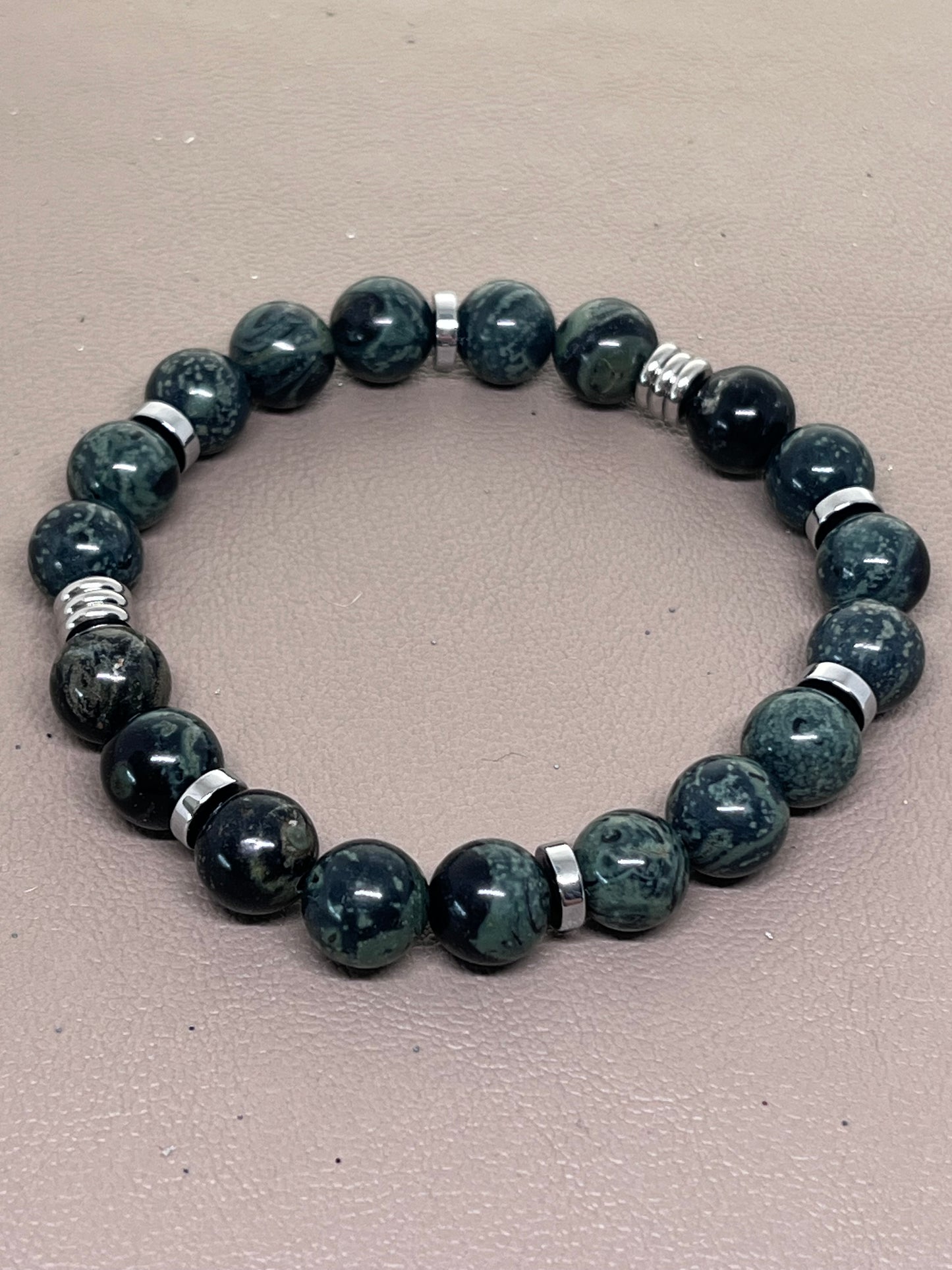 Grønn rhyolitt og sølv