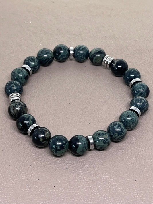 Grønn rhyolitt og sølv