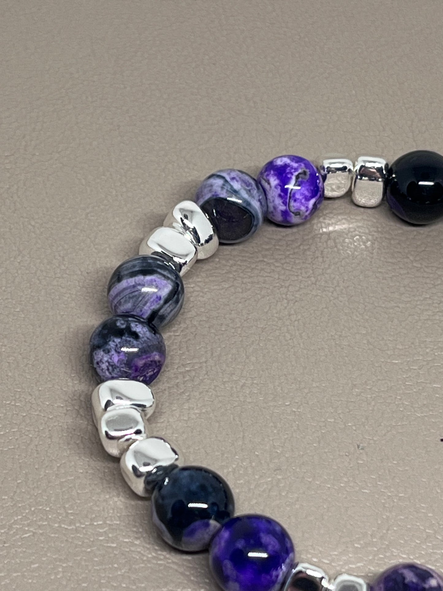 Armbånd Lilla flammeagat og sølv hematitt