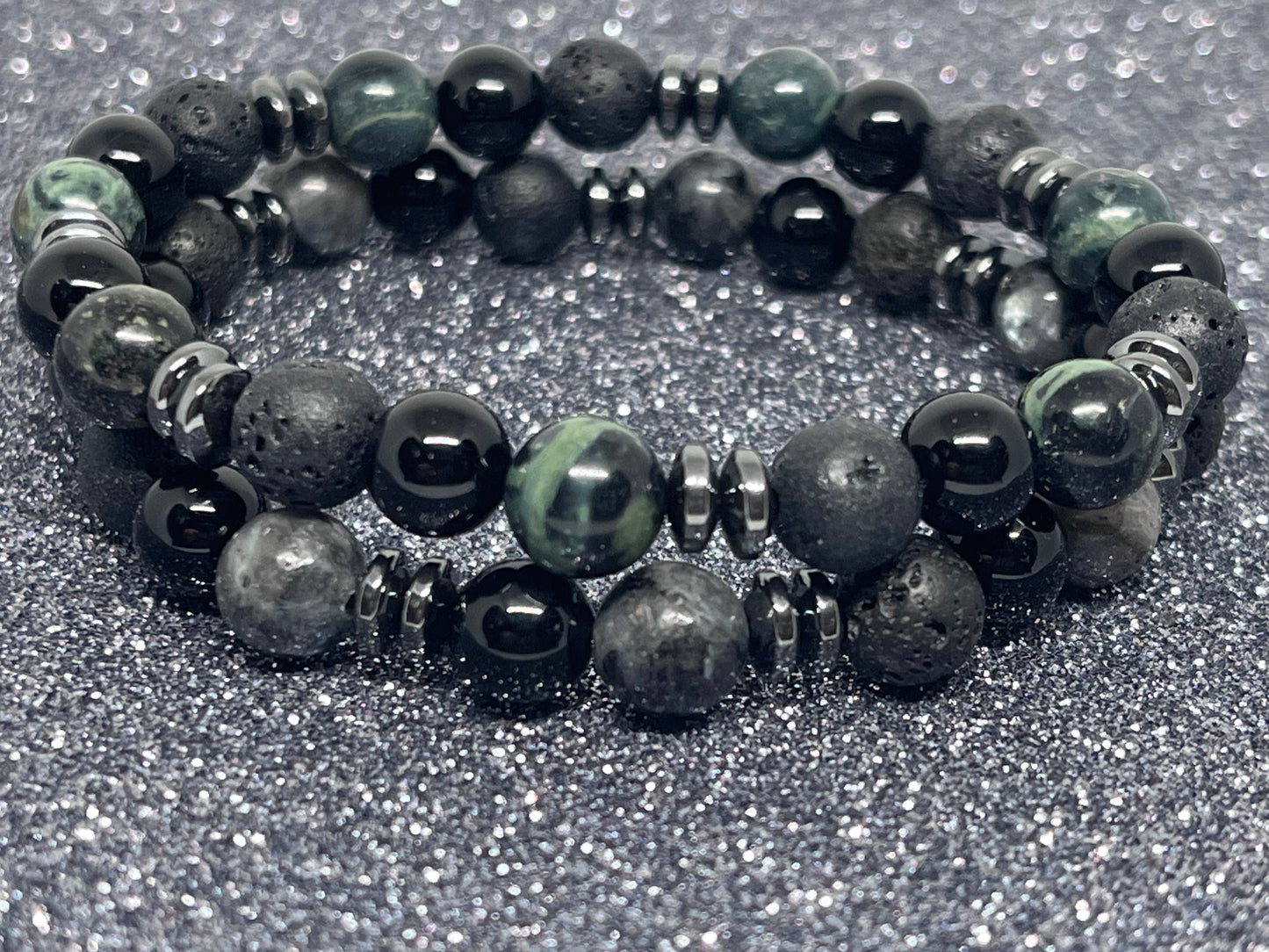 Armbånd To stk grønn og grå med sort